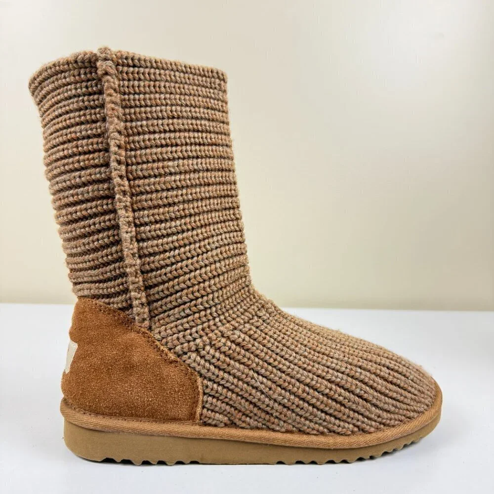 EUC UGG Knit Classic Short Cardy Boots S/N 5232